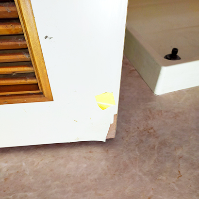 室内ドアのキズ