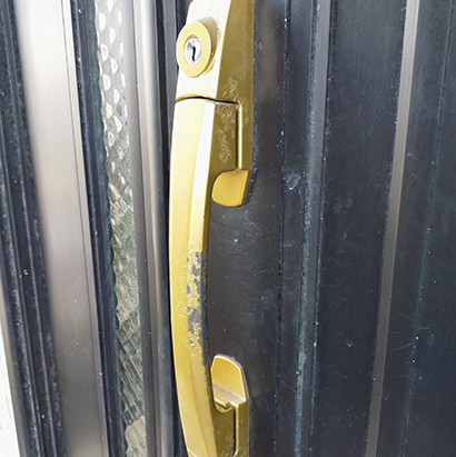 玄関ドアの取っ手