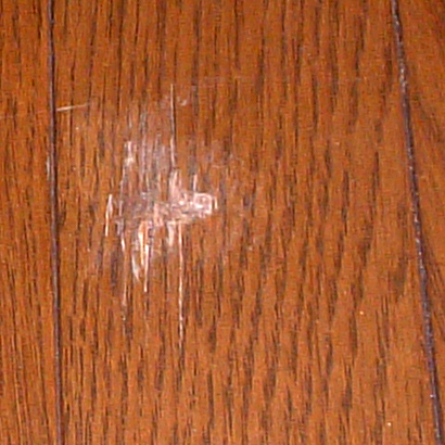 フローリングの削りキズ