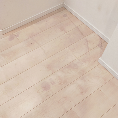 フローリングのシミ