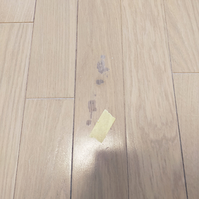 フローリングの剥がれ