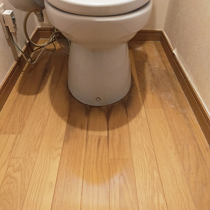 トイレの床シミ